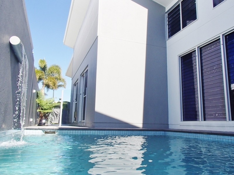 4  Santorini Court, Kawana Island QLD 4575