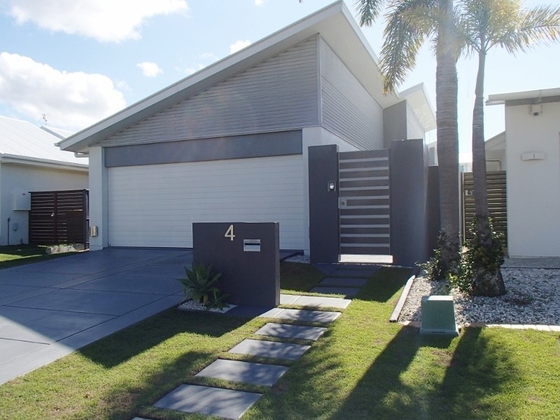 4  Santorini Court, Kawana Island QLD 4575