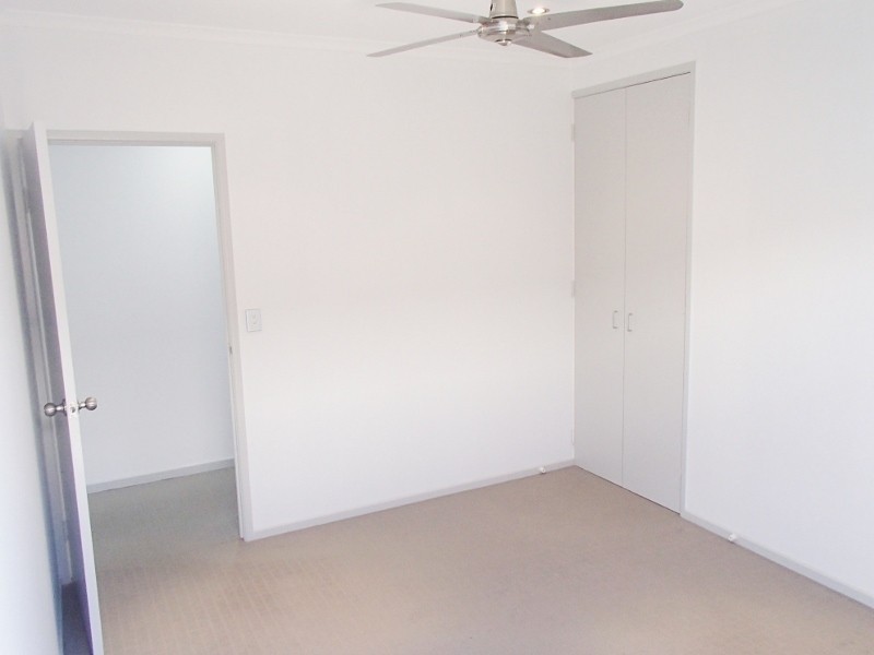 4  Santorini Court, Kawana Island QLD 4575