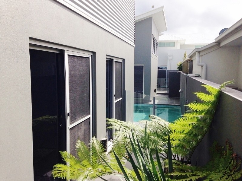 4  Santorini Court, Kawana Island QLD 4575