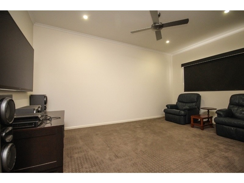 35 Sapphire Street, Caloundra West QLD 4551