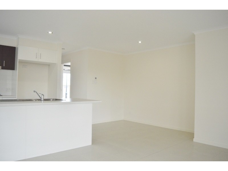 8 Teal Street, Caloundra West QLD 4551