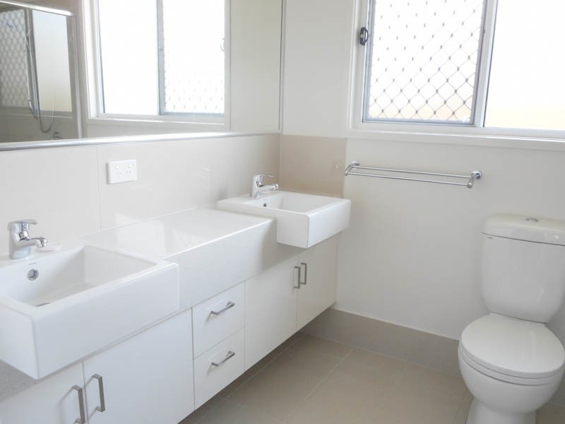 1/8 Little Mountain Drive, Little Mountain QLD 4551