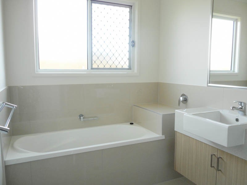 1/8 Little Mountain Drive, Little Mountain QLD 4551