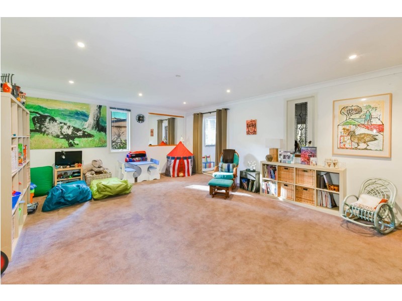 9 Mitchell Place, Douglas Park NSW 2569