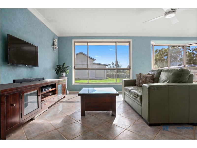 18 Railway Parade, Douglas Park NSW 2569