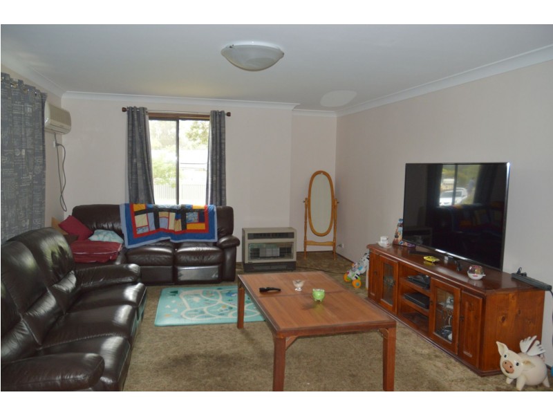 15 Stuart Place, Tahmoor NSW 2573