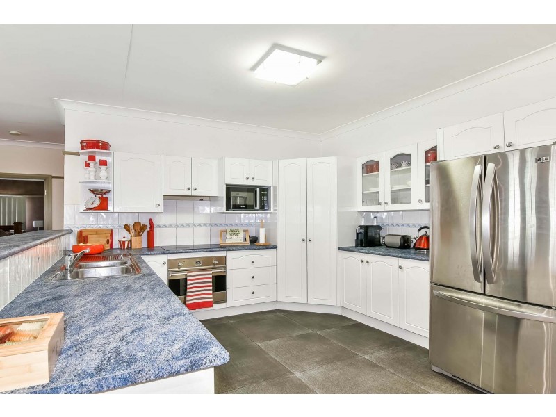 15 Mitchell Place, Douglas Park NSW 2569