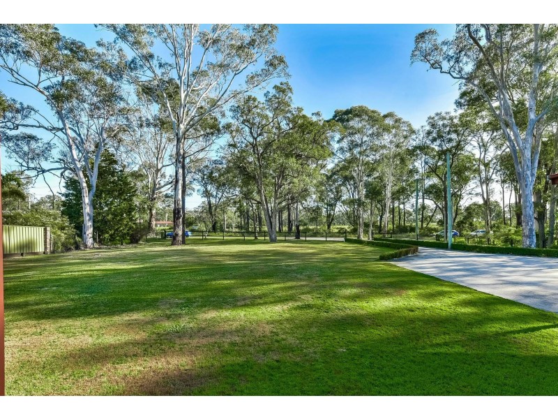 15 Mitchell Place, Douglas Park NSW 2569