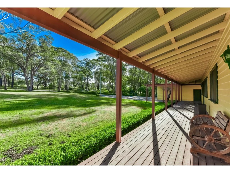 15 Mitchell Place, Douglas Park NSW 2569