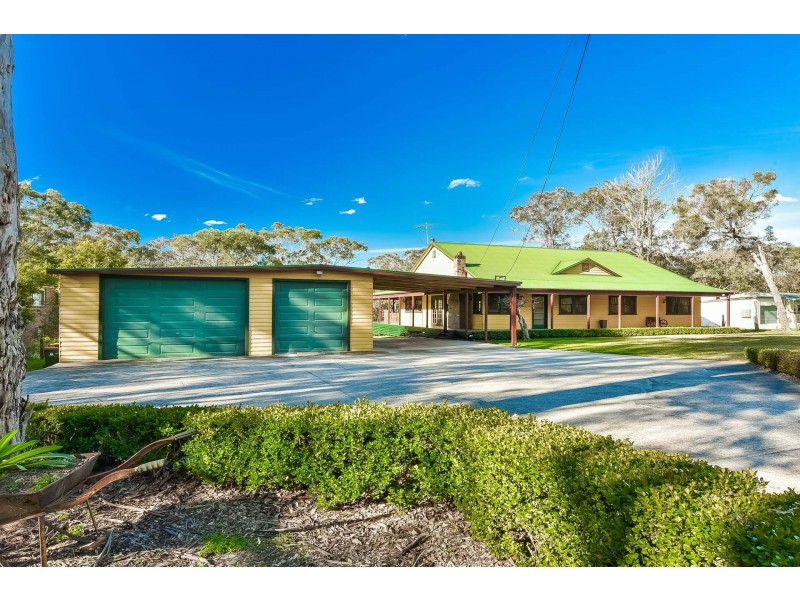 15 Mitchell Place, Douglas Park NSW 2569