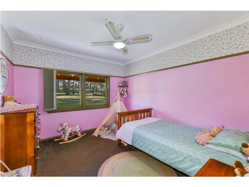 15 Mitchell Place, Douglas Park NSW 2569