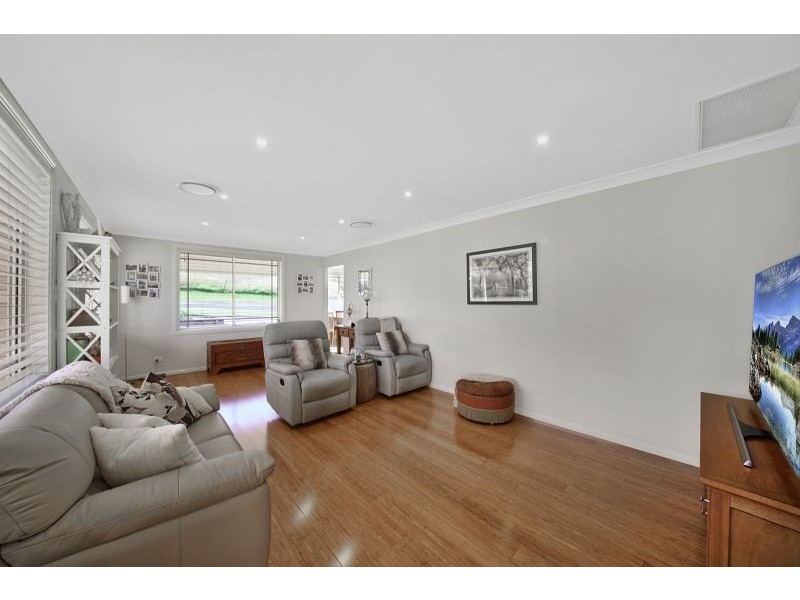 1 Emmett Close, Picton NSW 2571