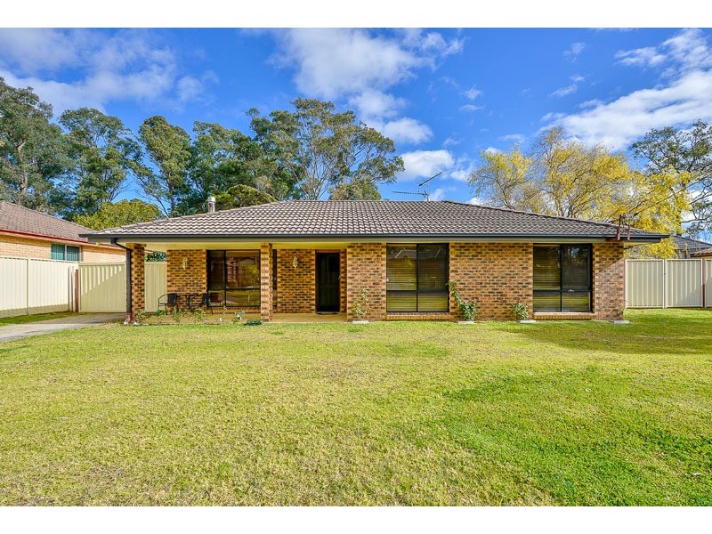 11 Courtland Avenue, Tahmoor NSW 2573