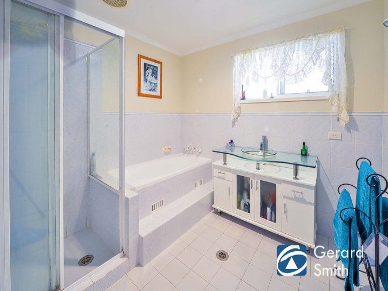 38 Russell Street, The Oaks NSW 2570