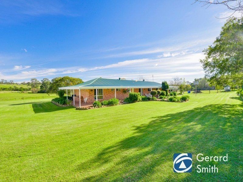 38 Russell Street, The Oaks NSW 2570