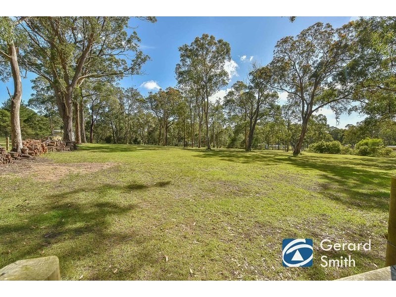 18 Elizabeth Way, Hill Top NSW 2575