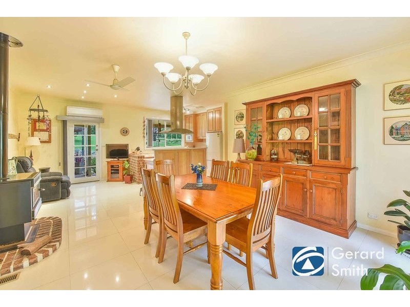 18 Elizabeth Way, Hill Top NSW 2575