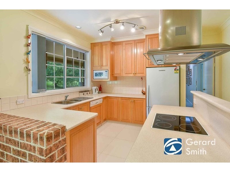 18 Elizabeth Way, Hill Top NSW 2575