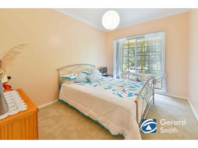 18 Elizabeth Way, Hill Top NSW 2575