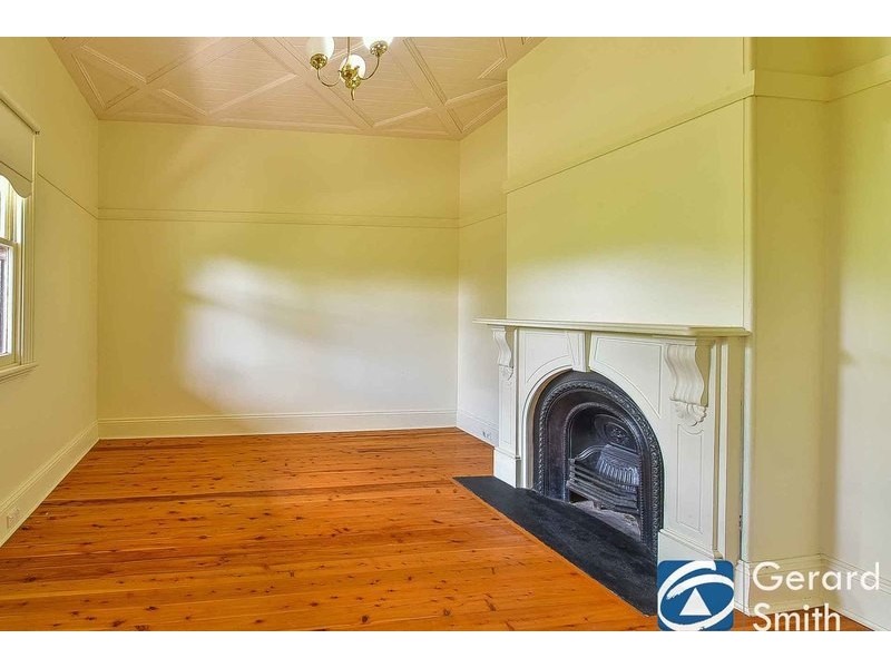2 Campbell Street, Picton NSW 2571