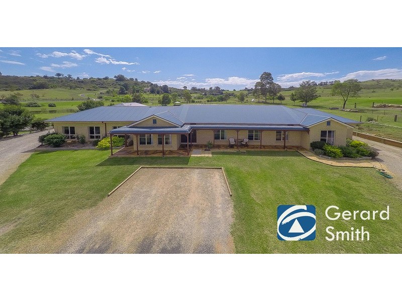 10 Blades Places, Douglas Park NSW 2569