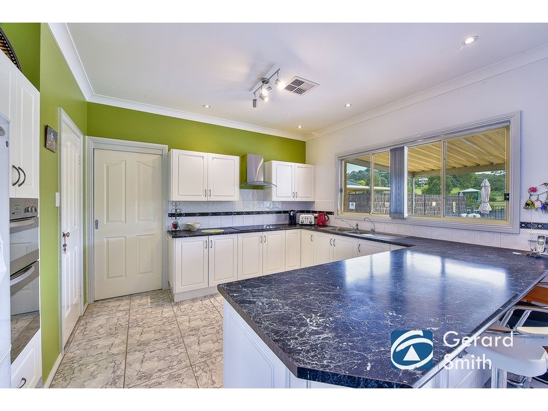 10 Blades Places, Douglas Park NSW 2569