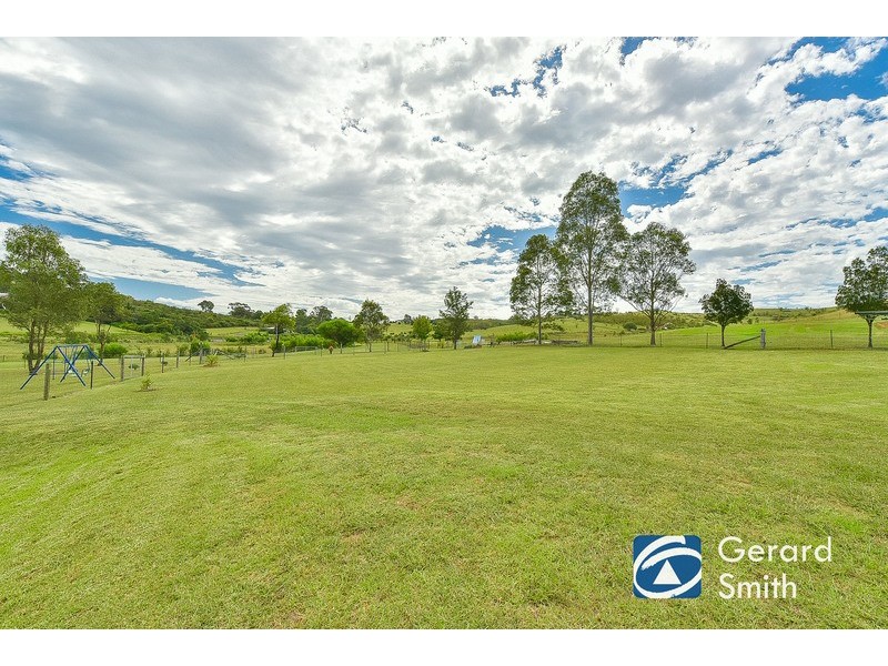 10 Blades Places, Douglas Park NSW 2569