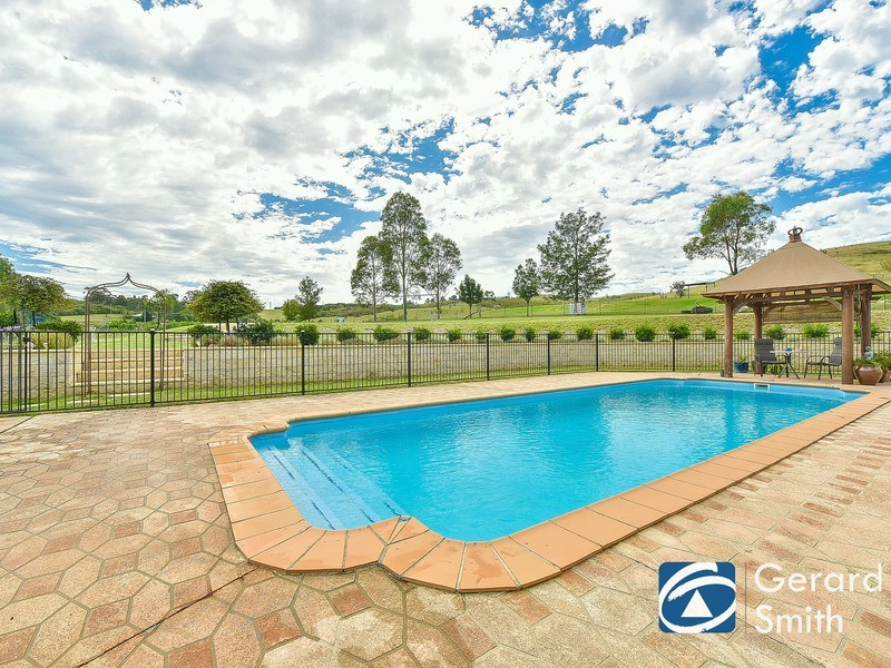 10 Blades Places, Douglas Park NSW 2569