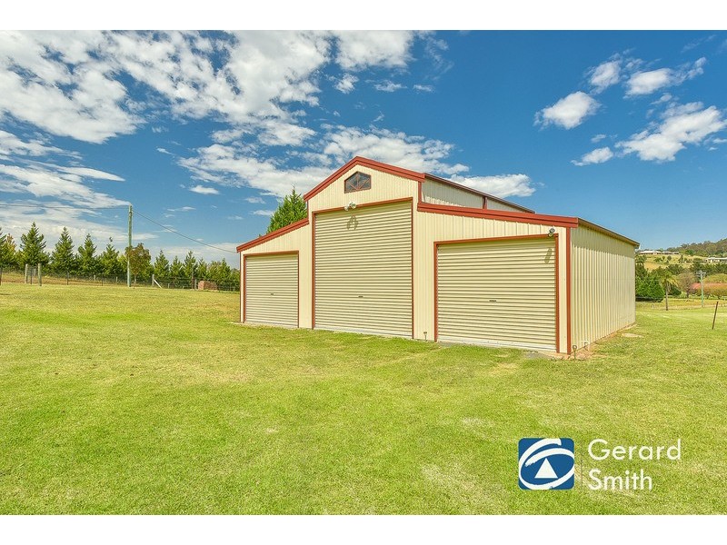 10 Blades Places, Douglas Park NSW 2569