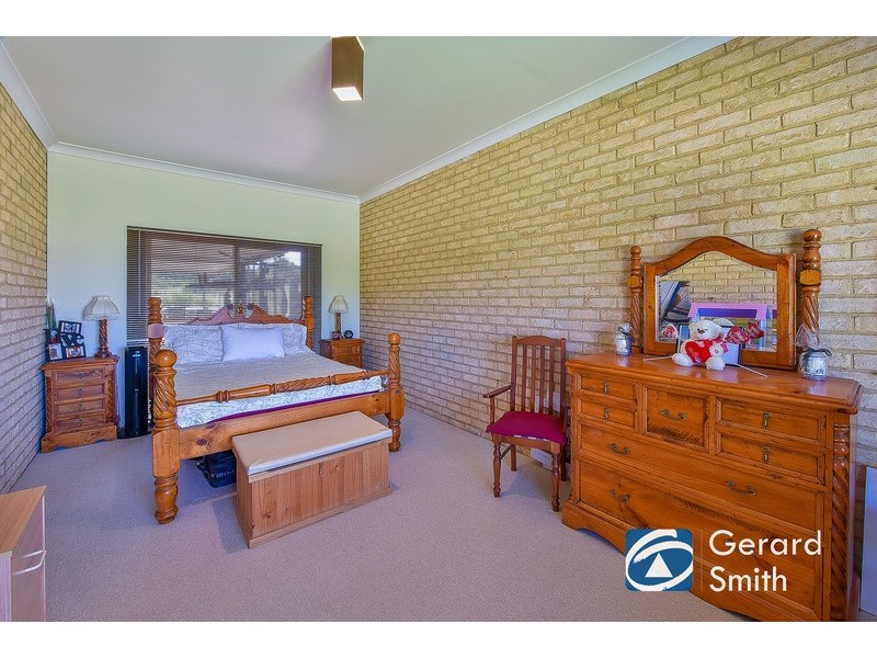 10 Blades Places, Douglas Park NSW 2569