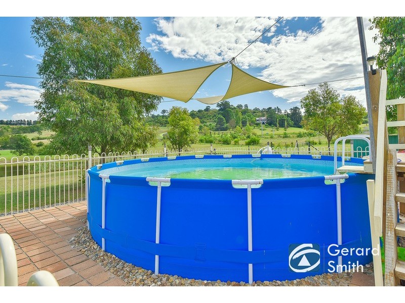10 Blades Places, Douglas Park NSW 2569