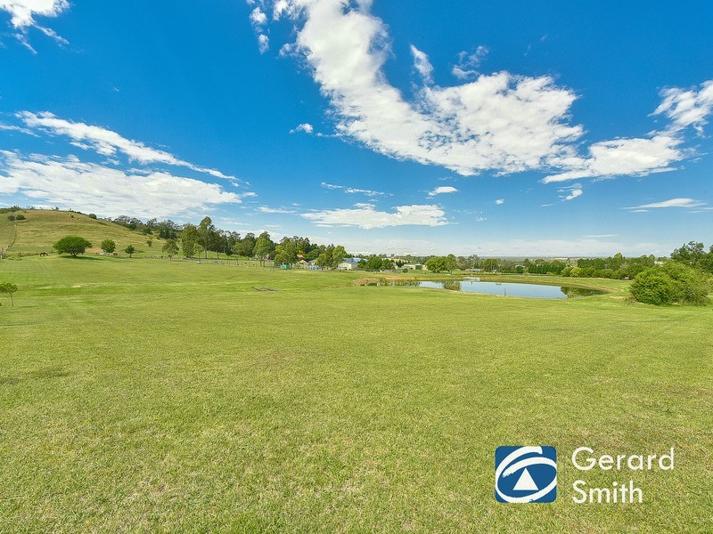 10 Blades Places, Douglas Park NSW 2569