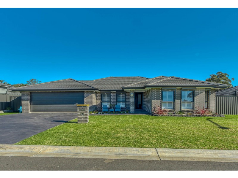 18 Manorina Place, Tahmoor NSW 2573