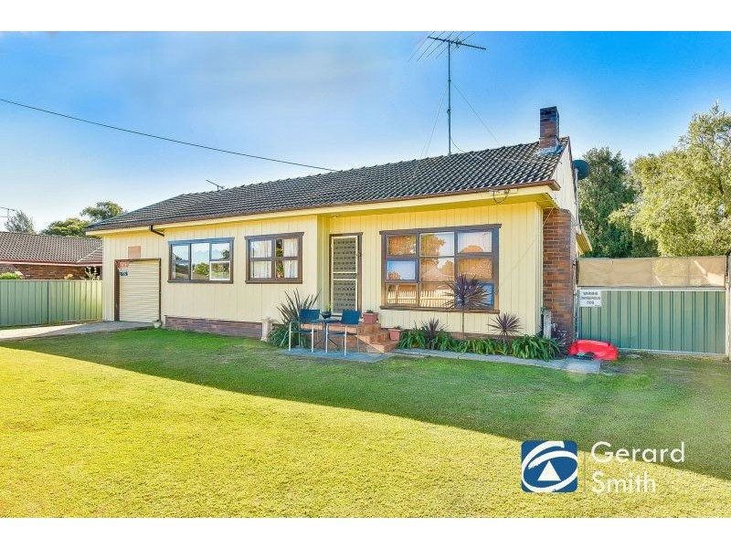 61 Thirlmere Way, Tahmoor NSW 2573