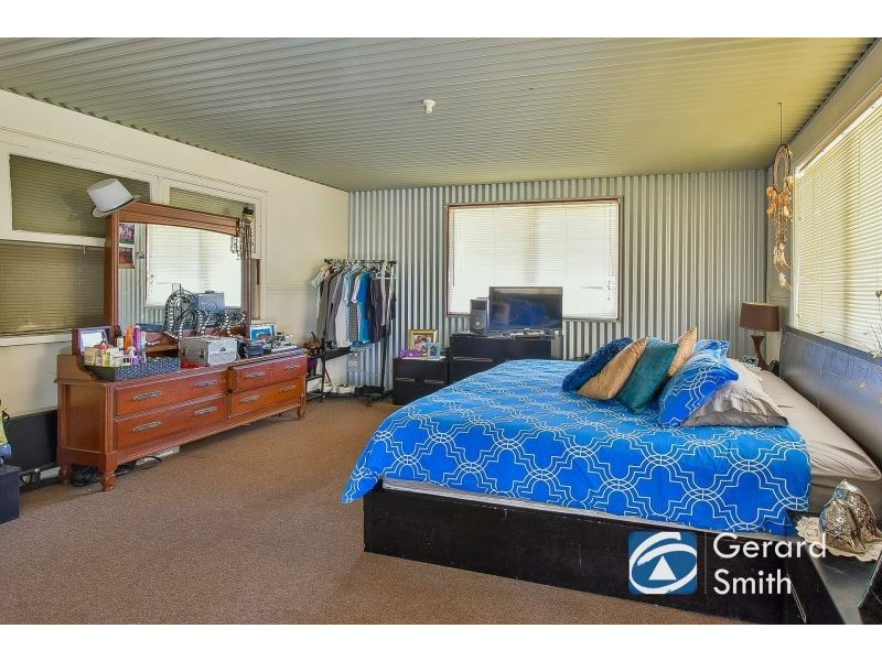 61 Thirlmere Way, Tahmoor NSW 2573