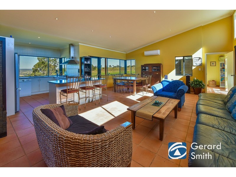 223 Donalds Range Road, Razorback NSW 2571