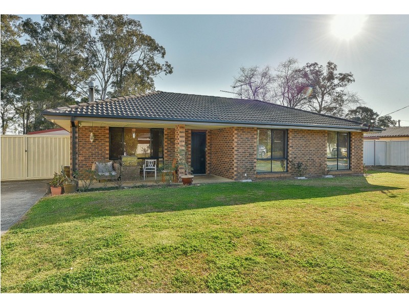 11 Courtland Avenue, Tahmoor NSW 2573
