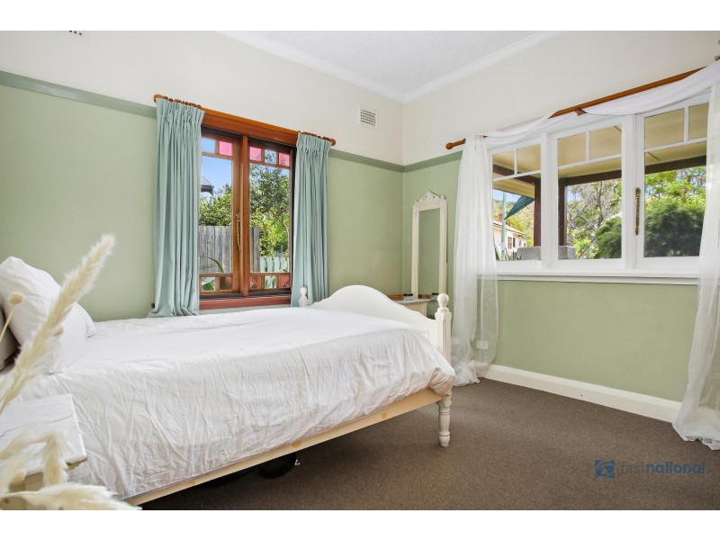 242 Argyle Street, Picton NSW 2571