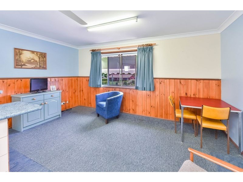 48 Westbourne Avenue, Thirlmere NSW 2572