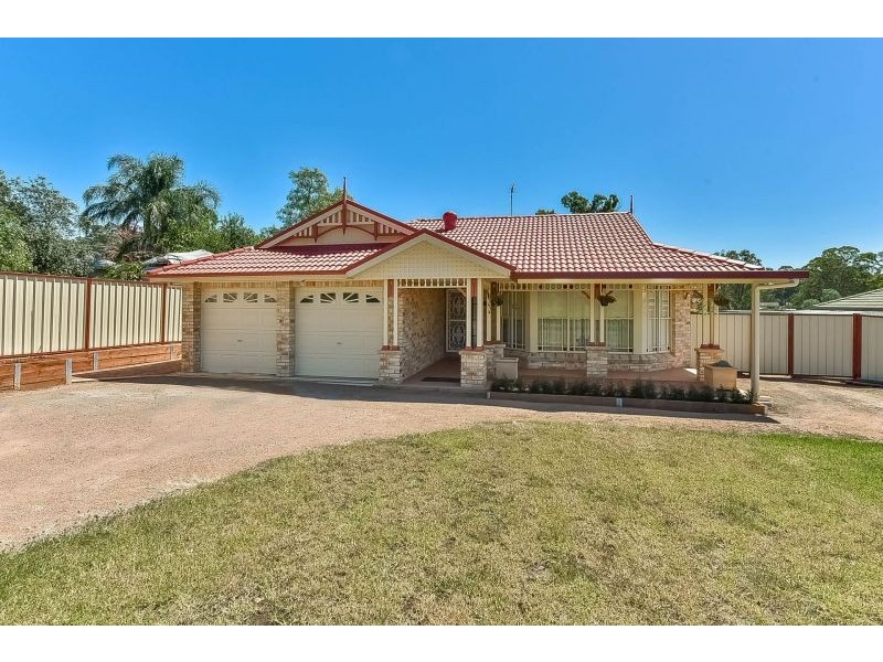 16 Railway Parade, Douglas Park NSW 2569