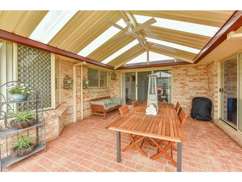 16 Railway Parade, Douglas Park NSW 2569