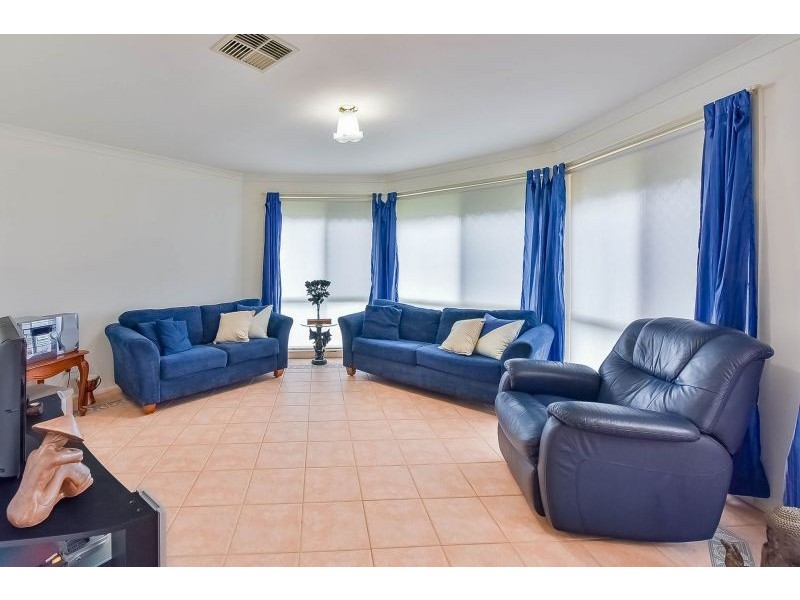 16 Railway Parade, Douglas Park NSW 2569