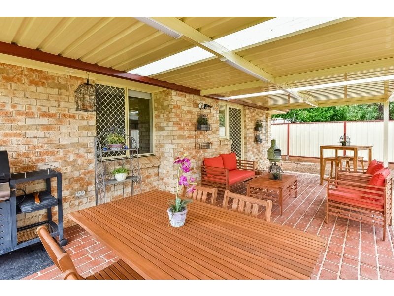 16 Railway Parade, Douglas Park NSW 2569