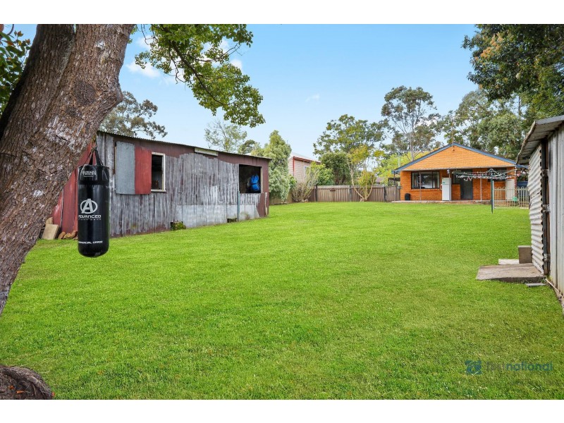 27 Carlton Road, Thirlmere NSW 2572