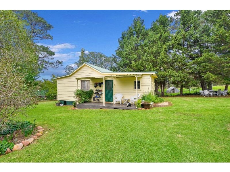 25 Nixon Road, Thirlmere NSW 2572