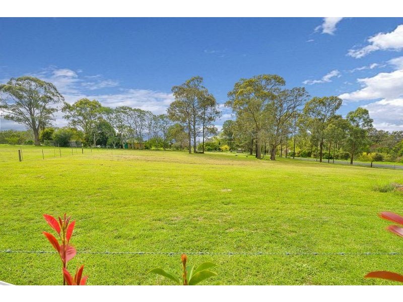 25 Nixon Road, Thirlmere NSW 2572