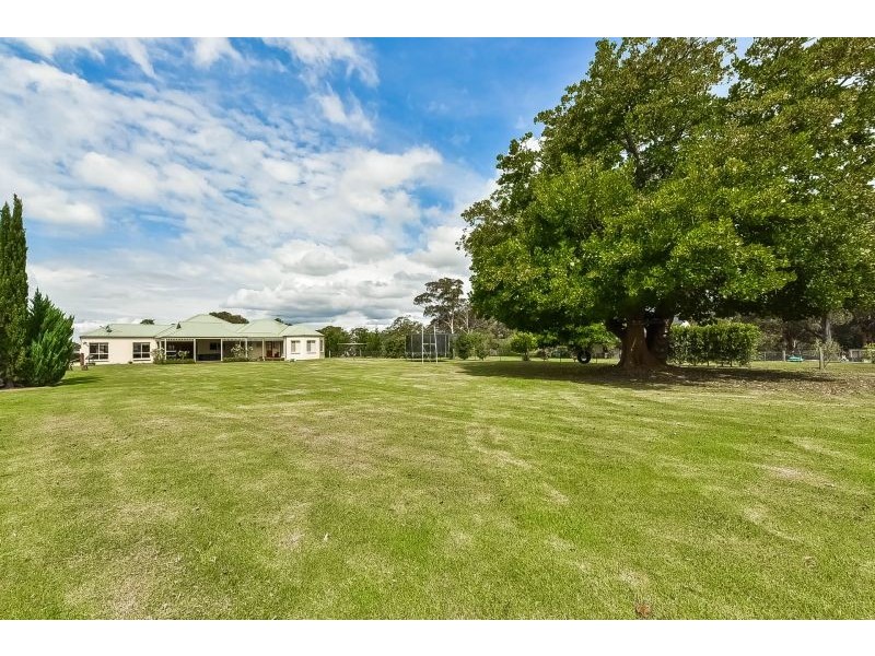 4 Whistler Close, Buxton NSW 2571