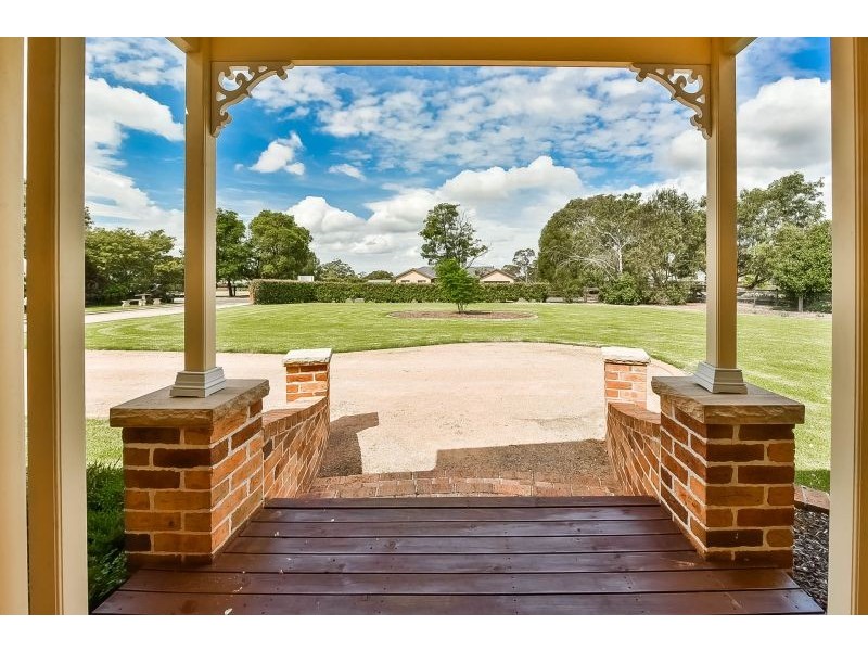 4 Whistler Close, Buxton NSW 2571