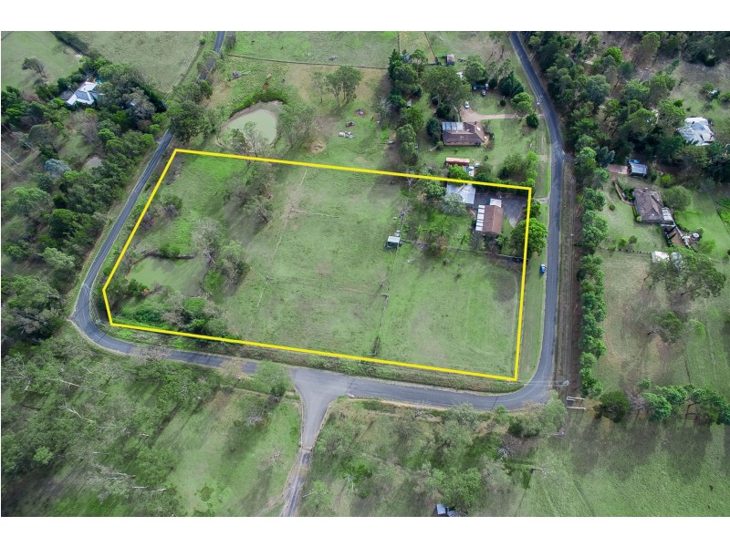 110 Myrtle Creek Avenue, Tahmoor NSW 2573